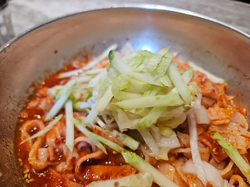 매콤달콤한 비빔국수
