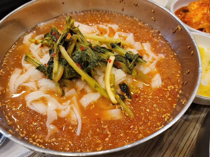 푸짐한 열무냉칼국수