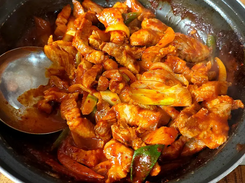 윤기가 흐르는 제육볶음