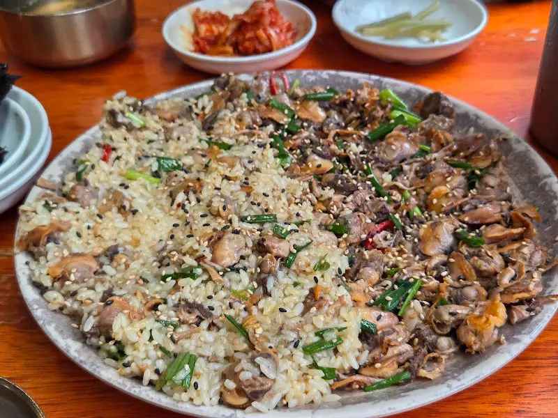 푸짐한 꼬막비빔밥