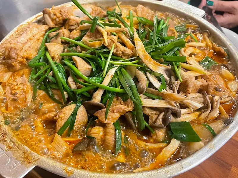 쫄갈비와 각종 야채의 조화