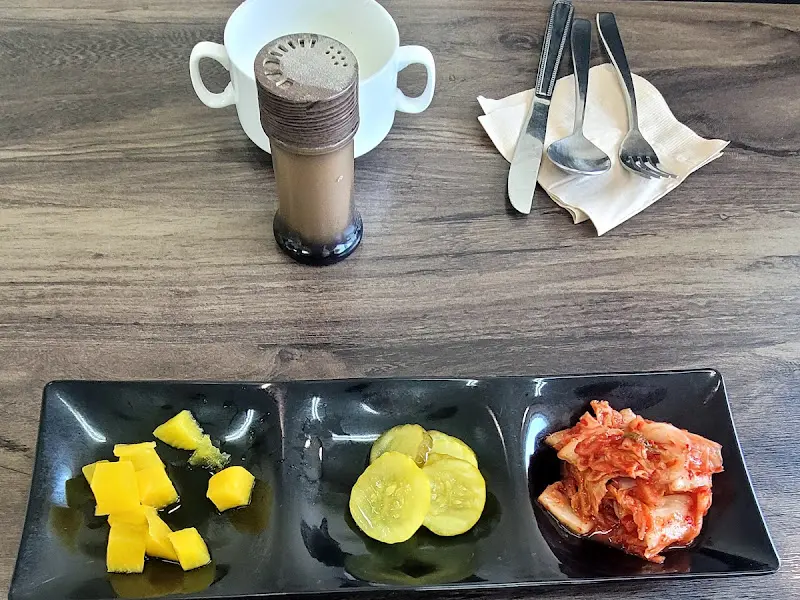 세겐돈까스 기본 반찬