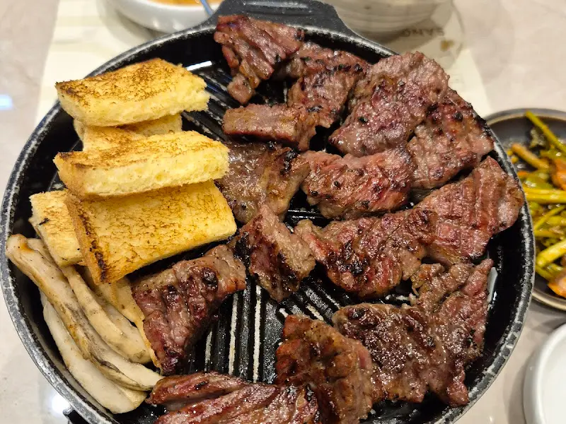 맛있게 구워진 고기