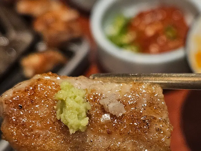 고기와 함께 곁들여 먹는 와사비