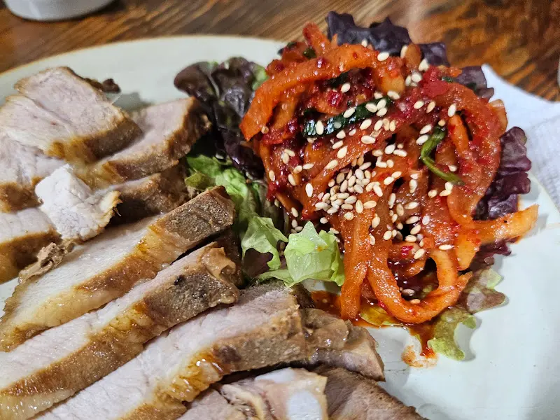 윤기가 흐르는 보쌈