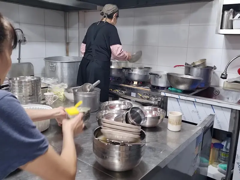 어머니손칼국수 주방