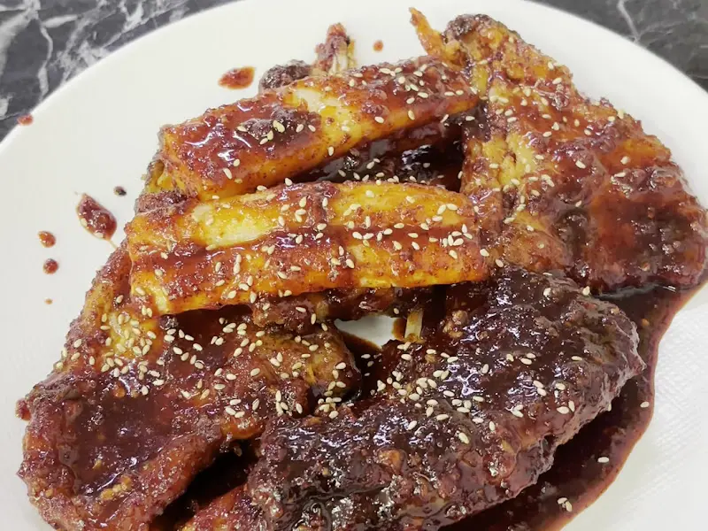 매콤달콤한 양념이 인상적인 대구목살찜