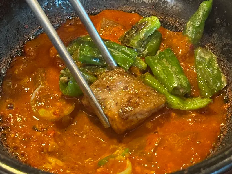 멜조림에 찍어 먹는 가브리살