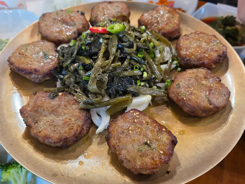 떡갈비와 시래기의 조화