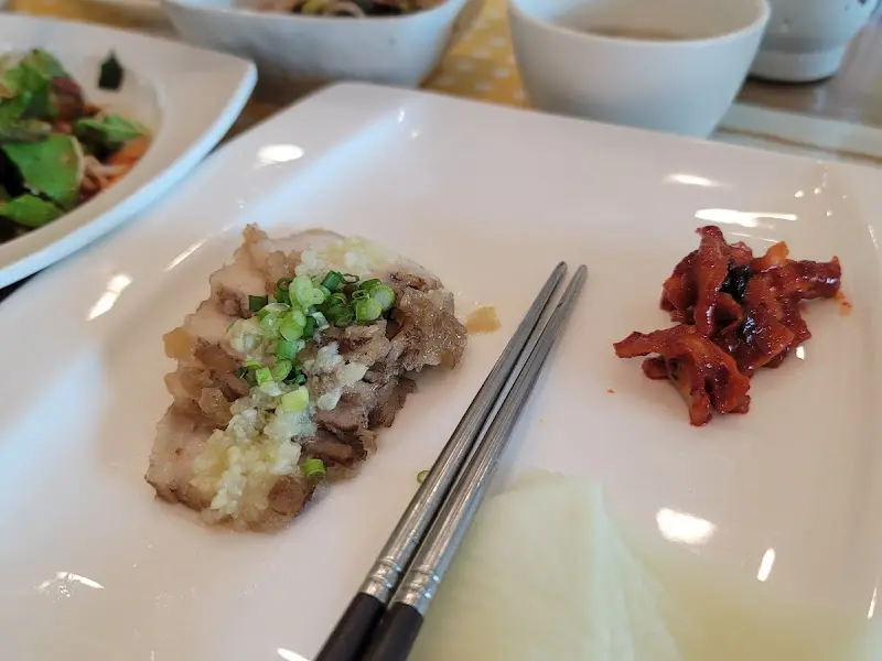 담백한 맛이 일품인 수육