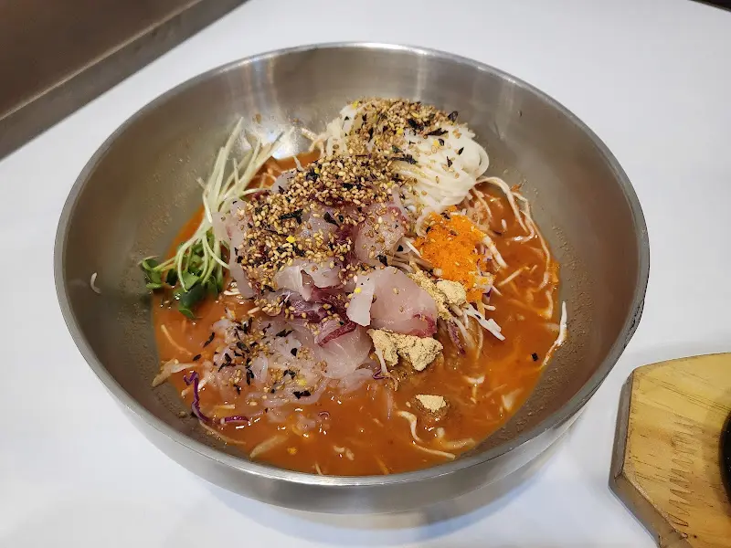 시원한 물회정식