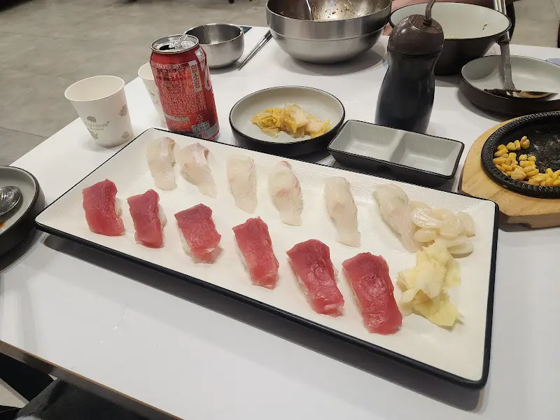 신선한 초밥 한 상