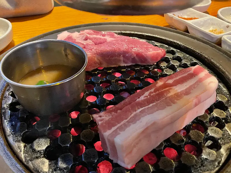 신선한 오겹살과 목살