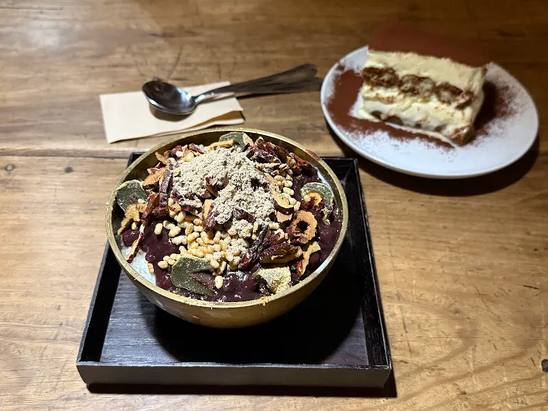 대추 팥빙수와 말차 티라미수