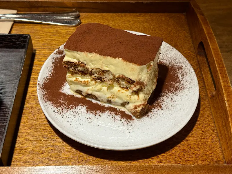 티라미수 디테일 컷