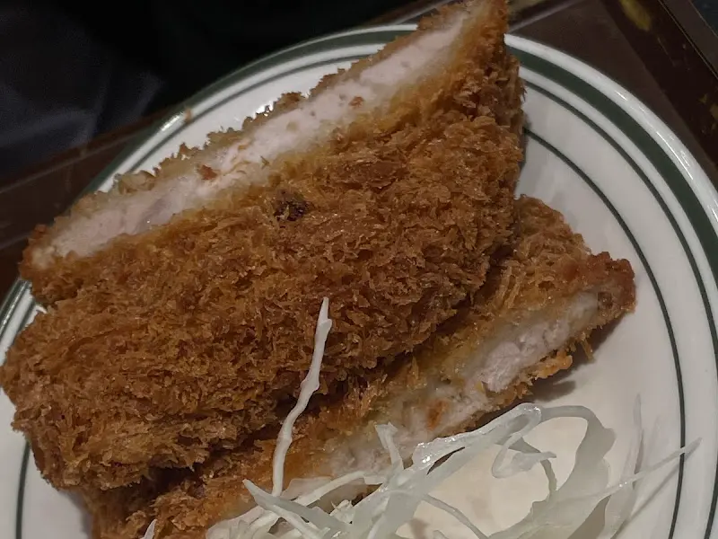 윤기가 흐르는 통등심 돈카츠