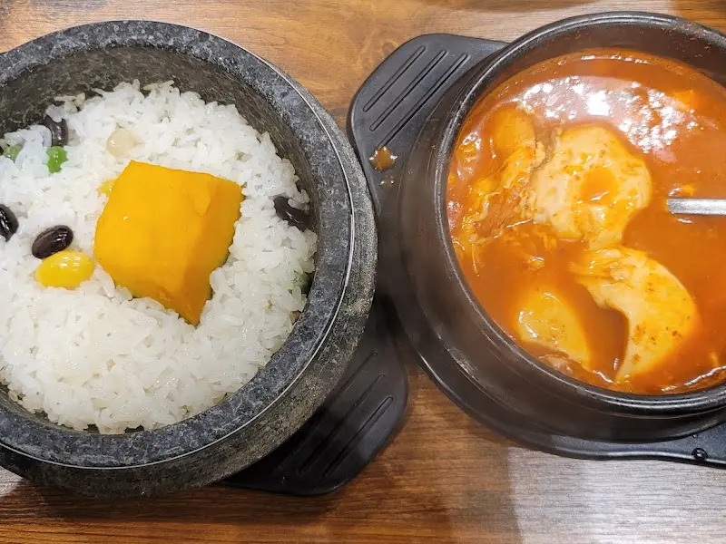 돌솥밥과 순두부찌개의 환상적인 만남