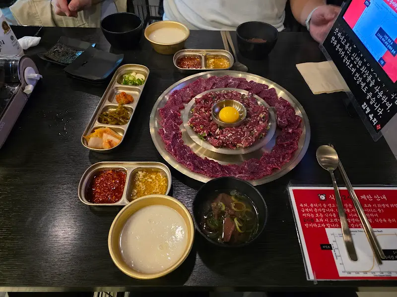 깔끔한 테이블 세팅