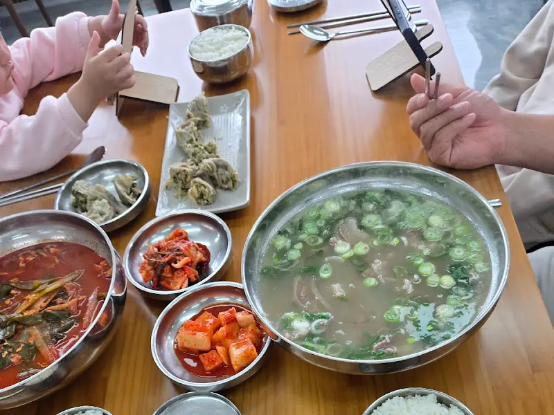 소머리국밥과 깍두기