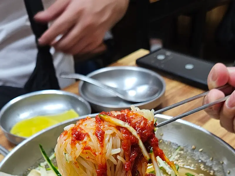 경주 명동쫄면 내부 모습