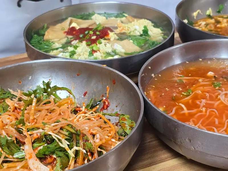 경주 명동쫄면 한상 차림