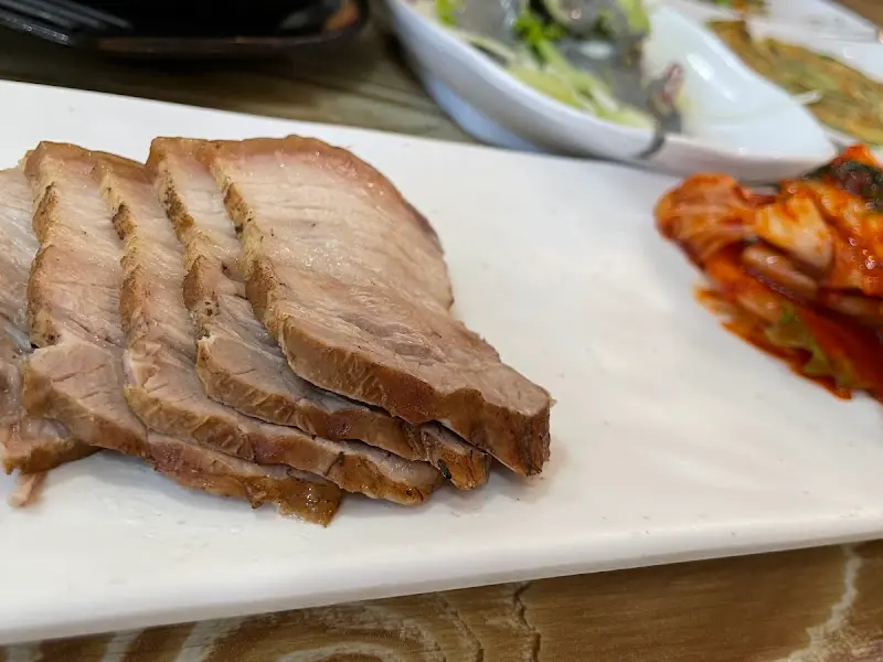 입안에서 살살 녹는 수육