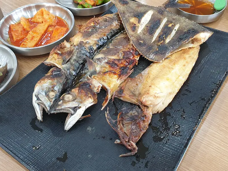 노릇하게 구워진 생선들