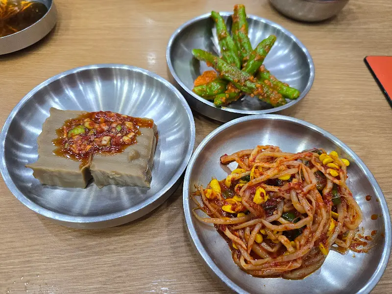 다양한 밑반찬들