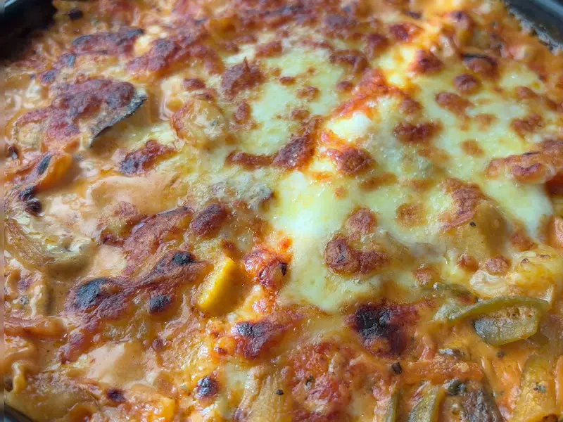 치즈가 듬뿍 올려진 그라탕