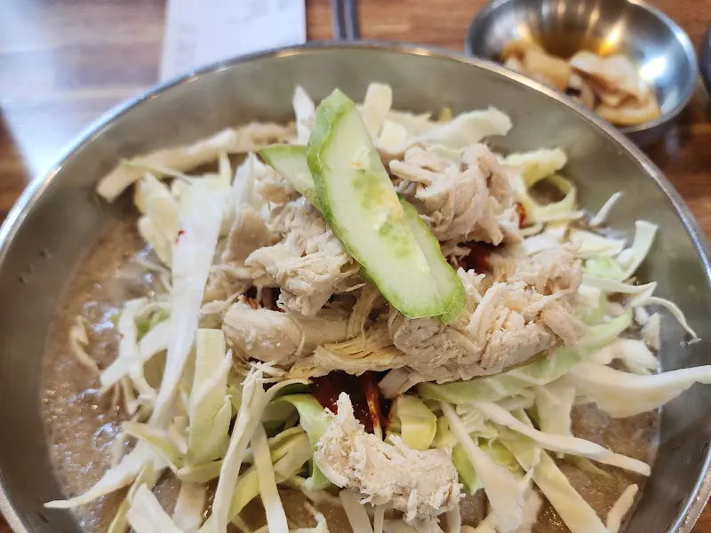 물비빔초계국수의 모습