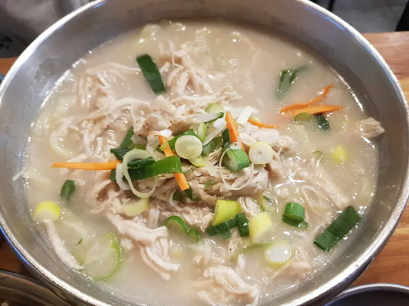 닭칼국수 근접샷
