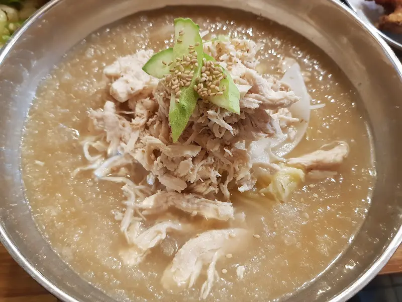 초계국수 근접샷