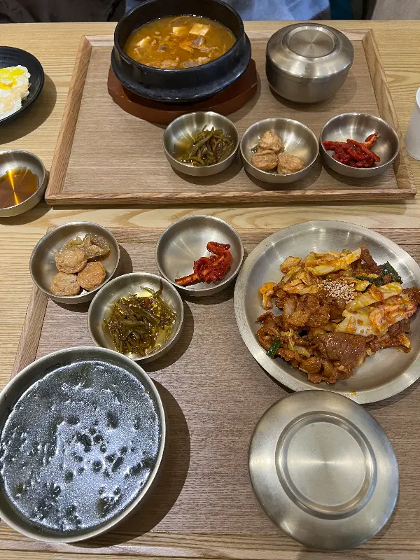 다채로운 메뉴 구성