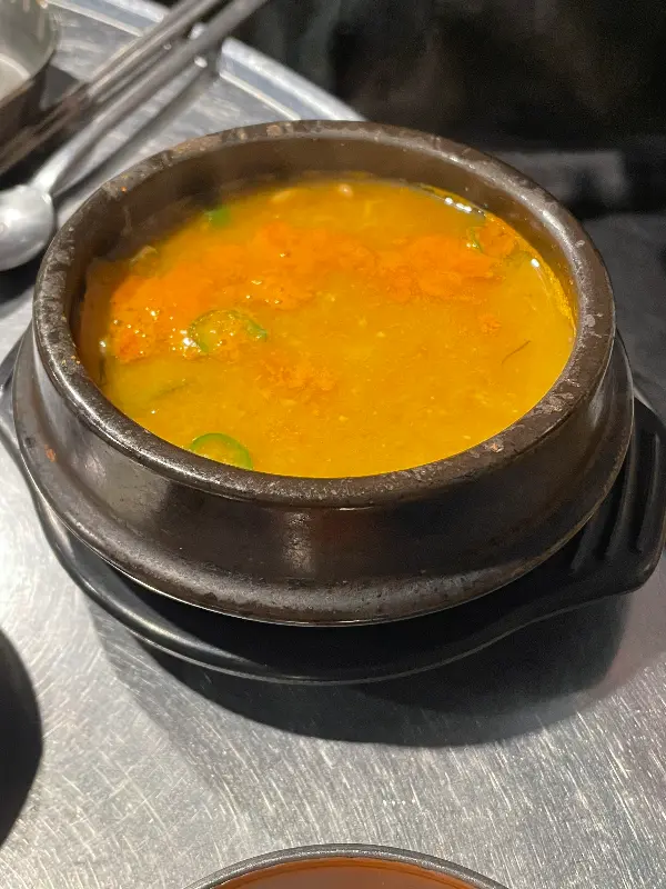 뚝배기에 담겨 나온 청국장