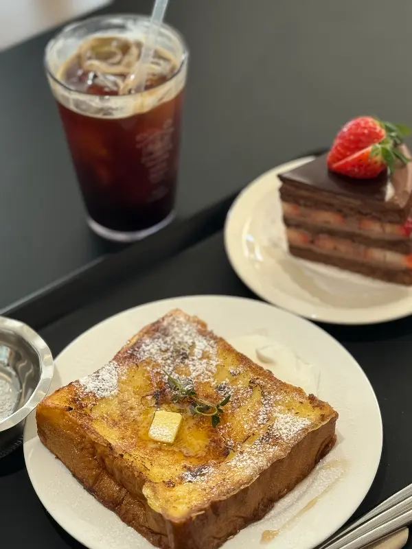 프렌치 토스트와 커피