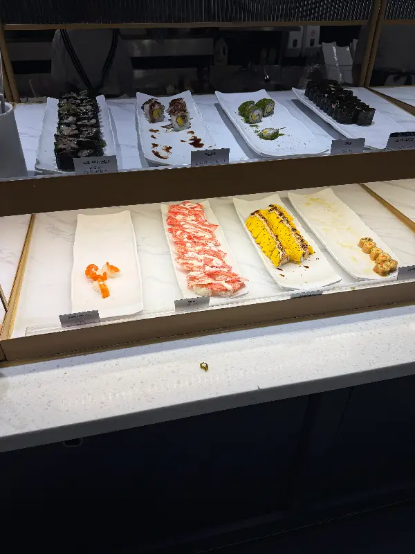 다양한 초밥 코너