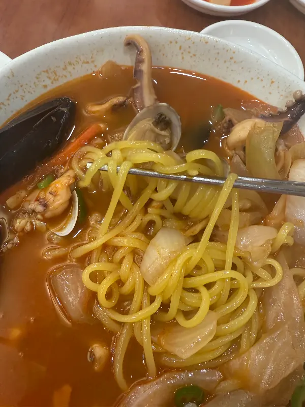 해산물이 듬뿍 들어간 짬뽕