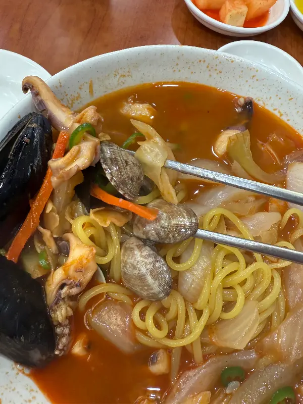 짬뽕 국물과 면