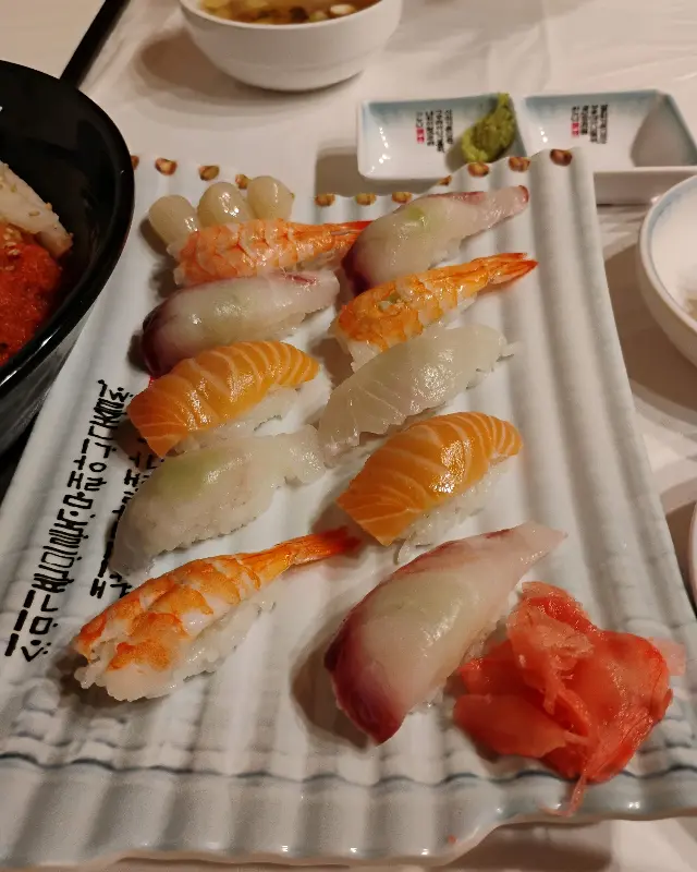 황궁초밥(모듬초밥)의 아름다운 자태