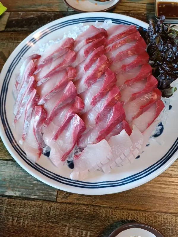 신선함이 가득한 모듬회