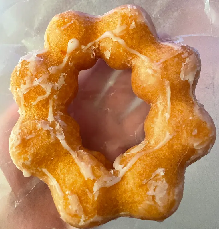 모찌리도후처럼 쫀득한 식감이 매력적인 도넛