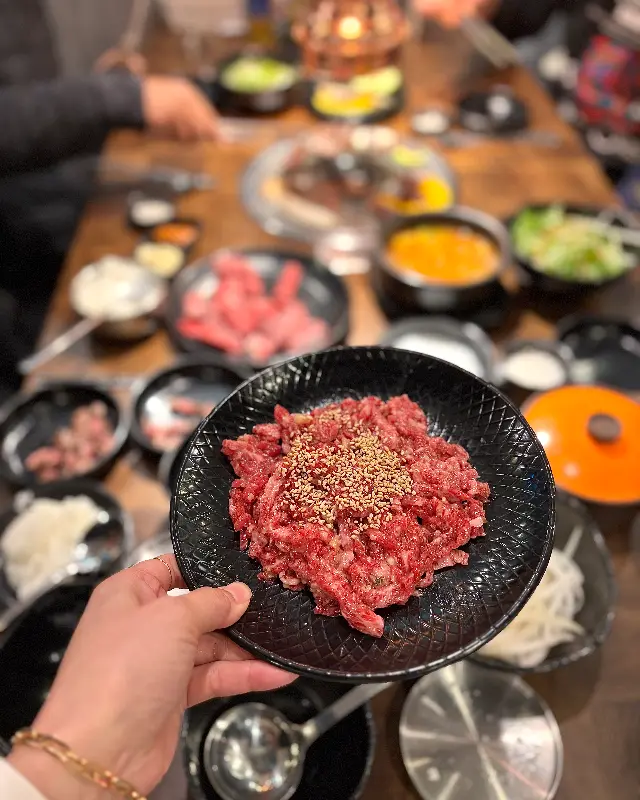 신선함이 느껴지는 육회