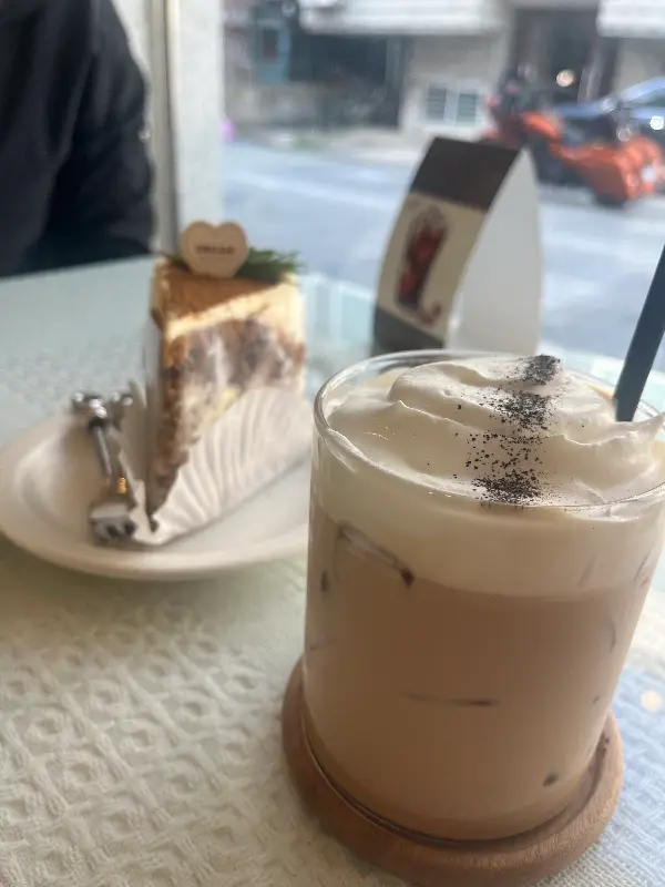 크림라떼와 케이크