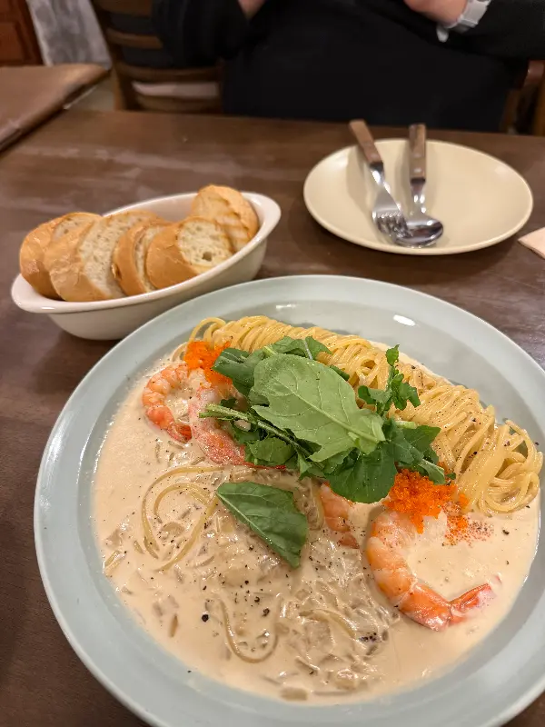 푸짐한 홍새우 파스타 한 상 차림