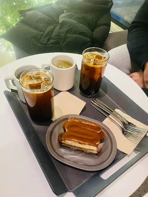 라떼와 티라미수