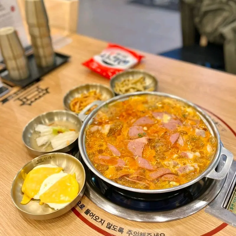 깔끔한 테이블 세팅