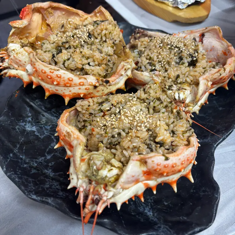 게딱지 안에 담긴 볶음밥