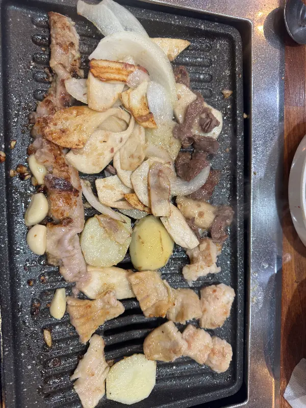 잘 익은 곱창과 야채