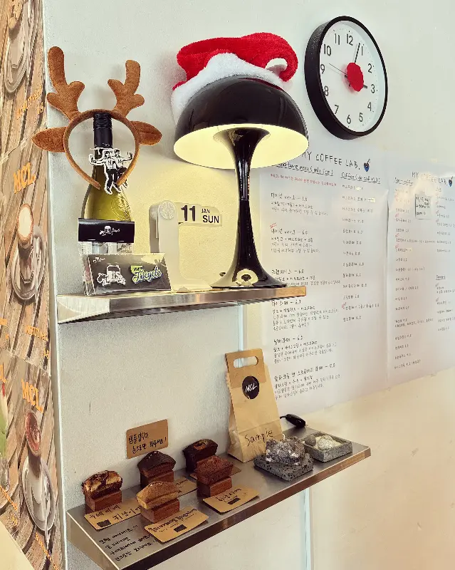 MCL 카페 내부 인테리어