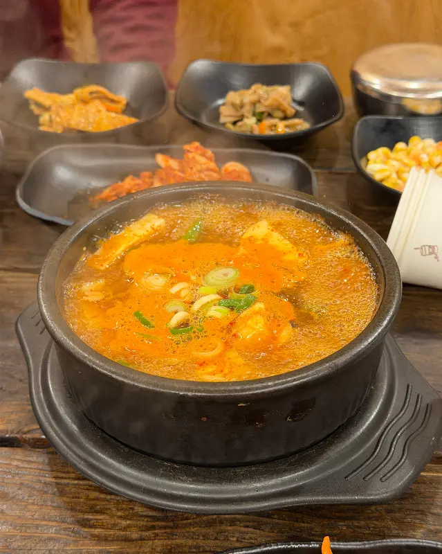 보글보글 끓는 된장찌개